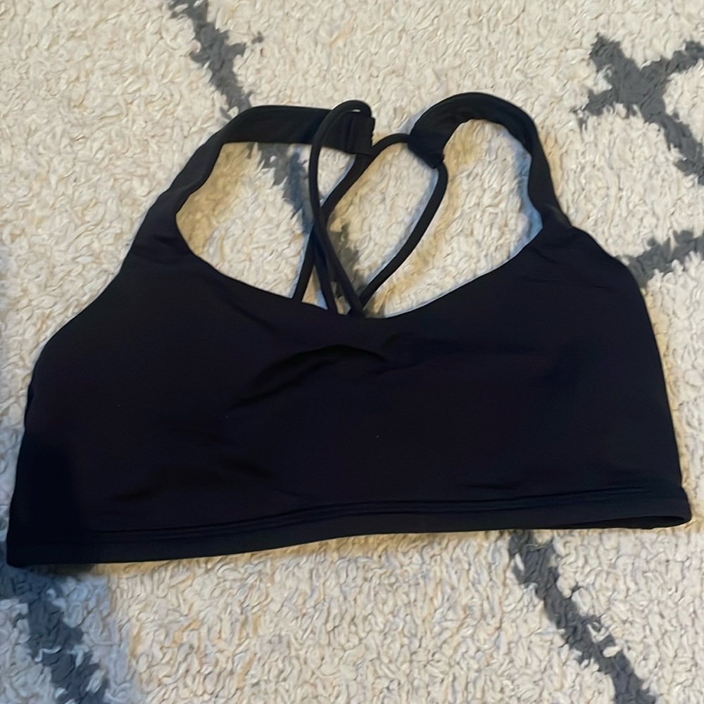 Black lululemon sports bra